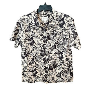 American Eagle Outfitters Black and White Floral Button Down Shirt